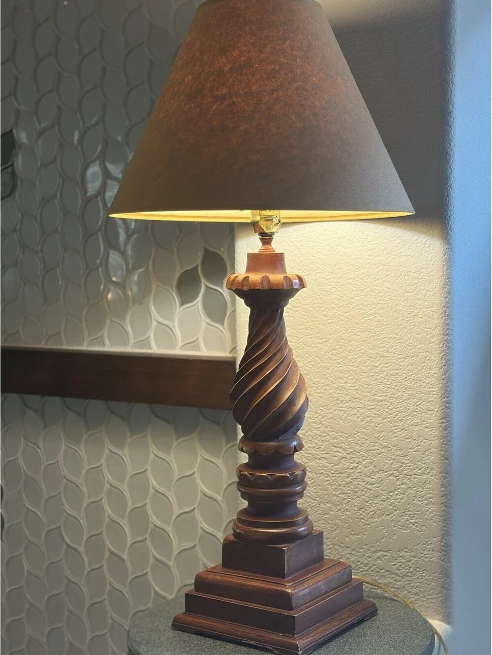 VTG Barley Twist Carved Wood Table Lamp Spiral Column Pedestal 30” With Shade
